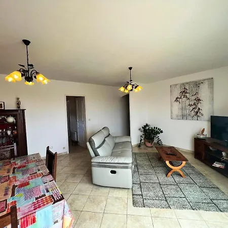 Hébergement de vacances Maison De 3 Chambres A A 400 M De La Plage Avec Vue Sur La Mer Jardin Clos Et Wifi *