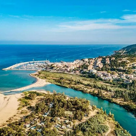 Дом отдыха Maison De 3 Chambres A A 400 M De La Plage Avec Vue Sur La Mer Jardin Clos Et Wifi Solaro